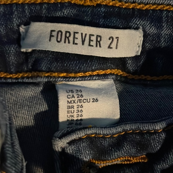 Forever 21 ripped skinny jeans - Picture 3 of 3